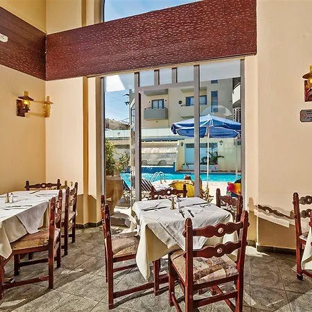 Hotel Icarus & By 