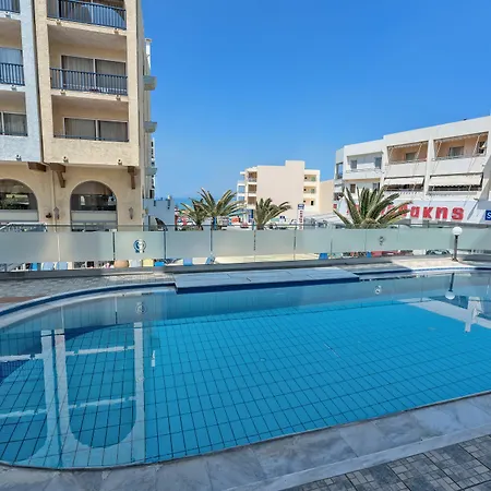 Hotel Icarus & By 
