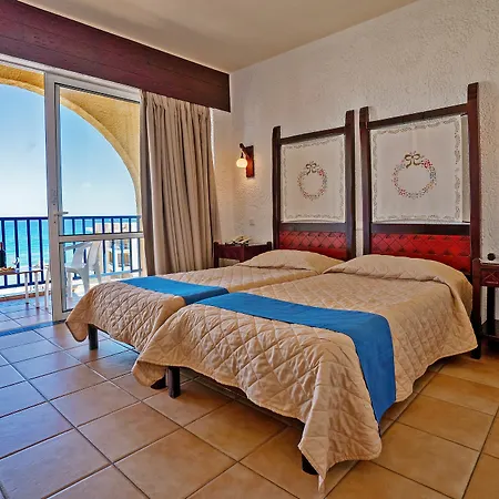 Hotel Icarus & By 
