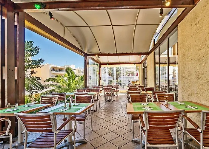 Szálloda Icarus & By 