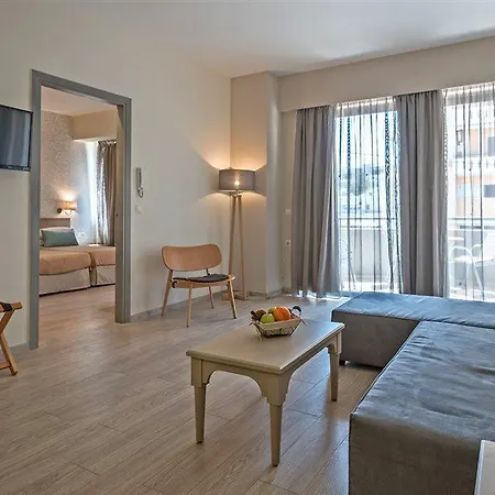 Hotel Icarus & By 