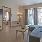 Hotel Icarus & By 