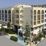 Hotel Icarus & By 