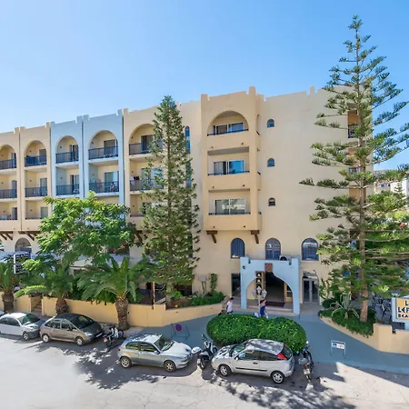 Hotel Icarus & By 