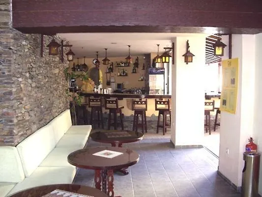 Отель Icarus & By 